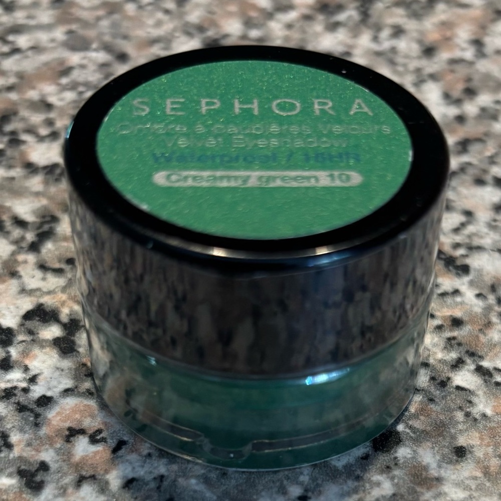 Sephora Collection Velvet Eyeshadow shade "Creamy Green 10." Waterproof NWT